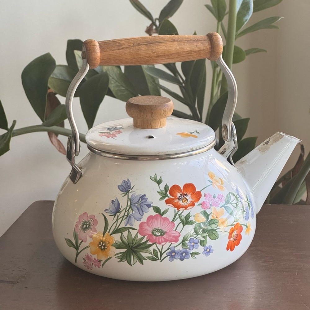 *RARE FIND* VINTAGE Floral Enamel Tea Kettle with Wood Handle